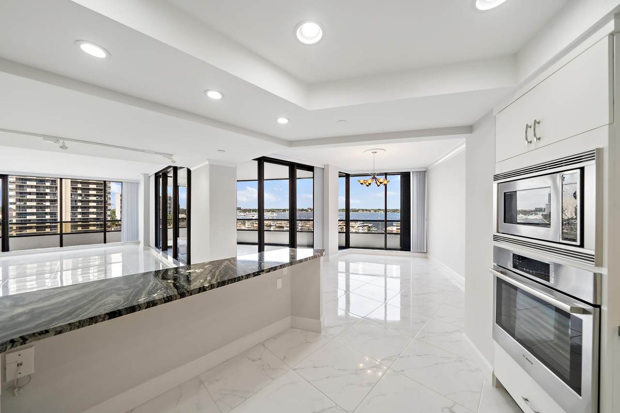 100 Lakeshore Drive - Photo 1