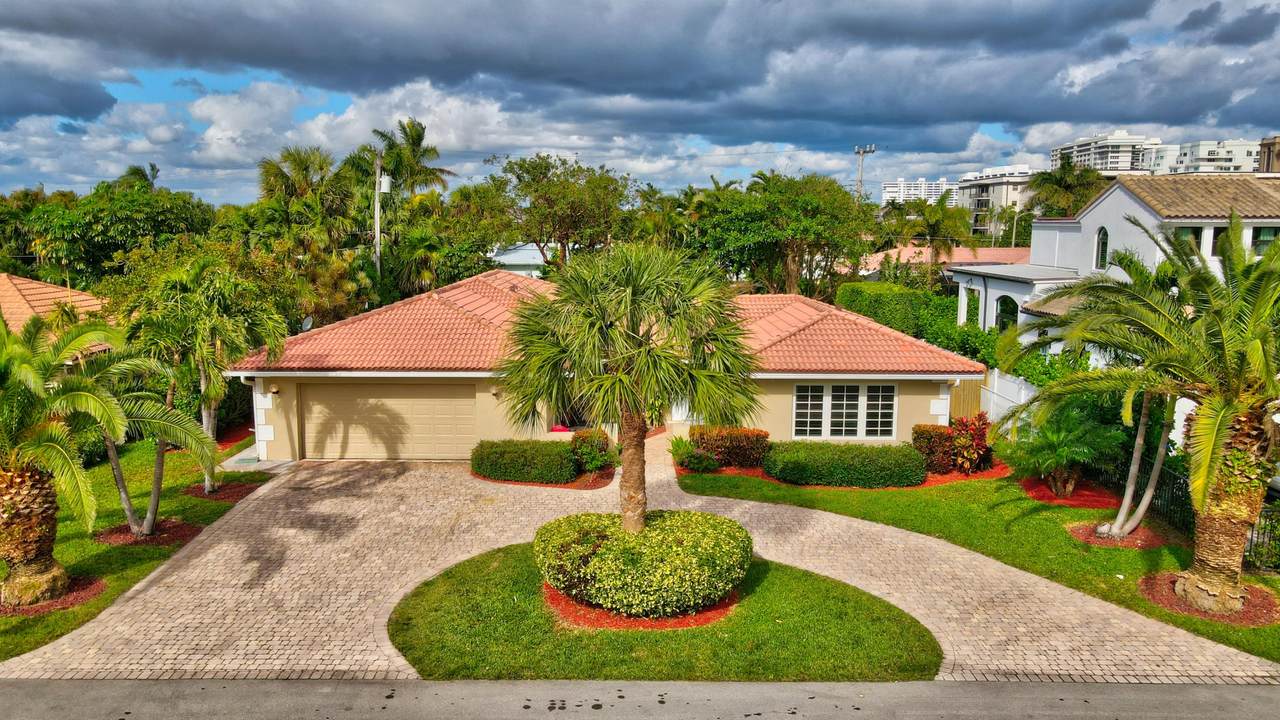 867 Malaga Drive - Photo 1
