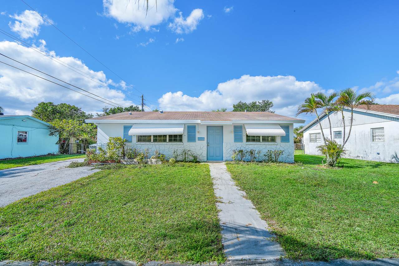 5889 Bimini Circle - Photo 1