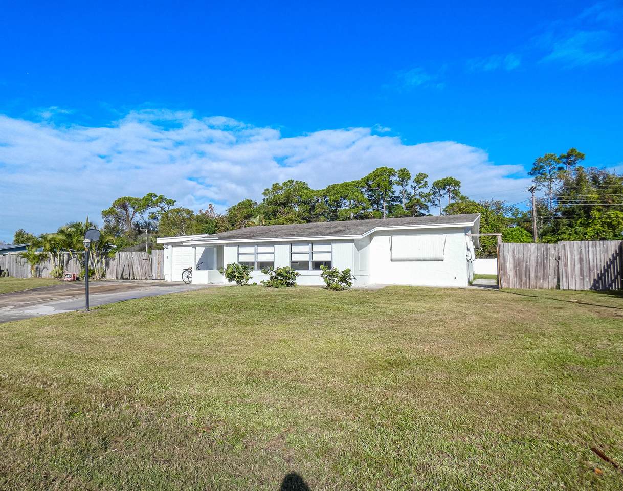 1789 Sunset Boulevard - Photo 1