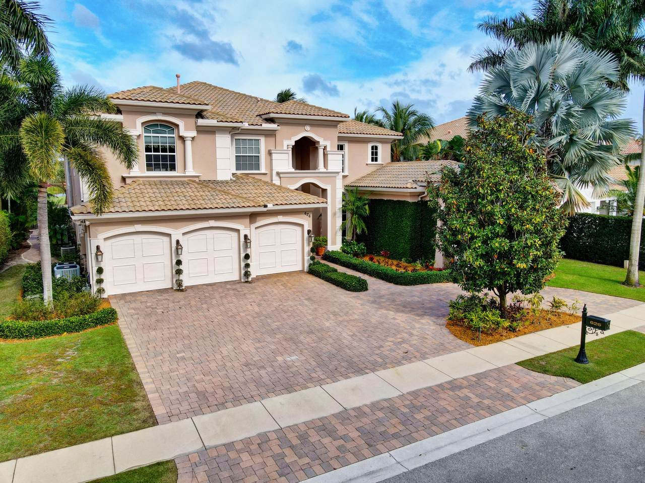 626 Hermitage Circle - Photo 1
