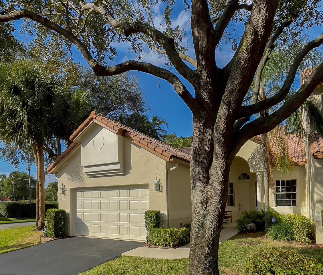 23451 Water Circle - Photo 1
