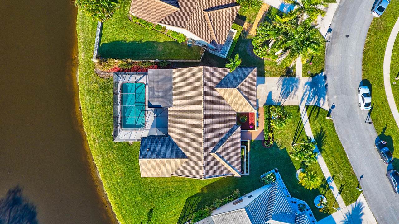 9751 Sun Pointe Drive - Photo 1
