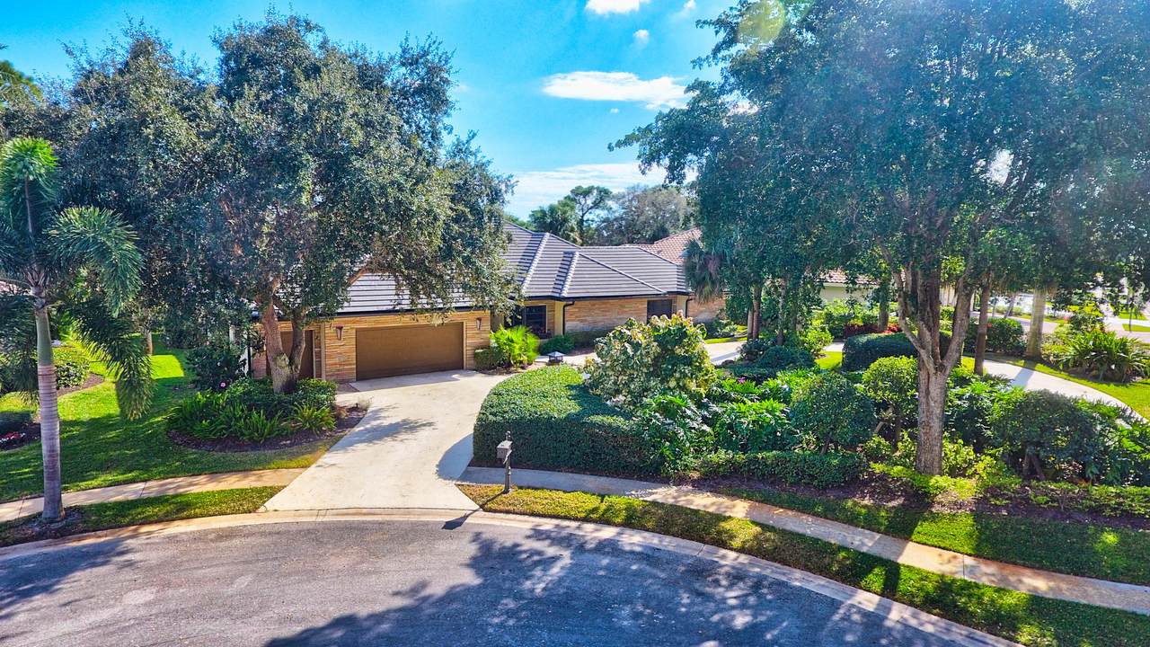 4372 Bocaire Boulevard - Photo 1
