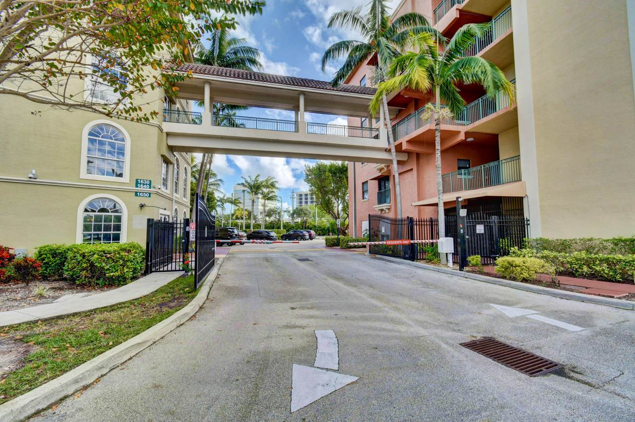 1620 Presidential Way - Photo 1