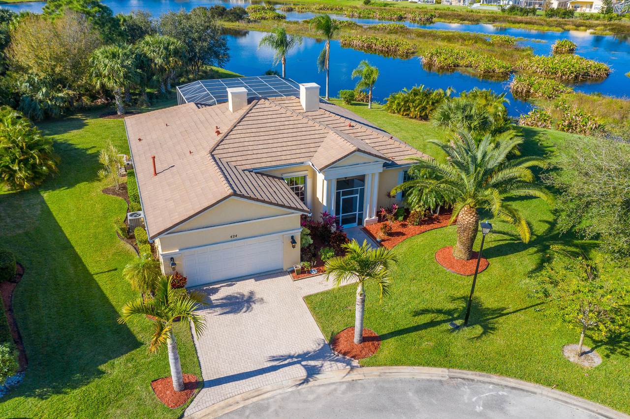 424 Blue Springs Court - Photo 1