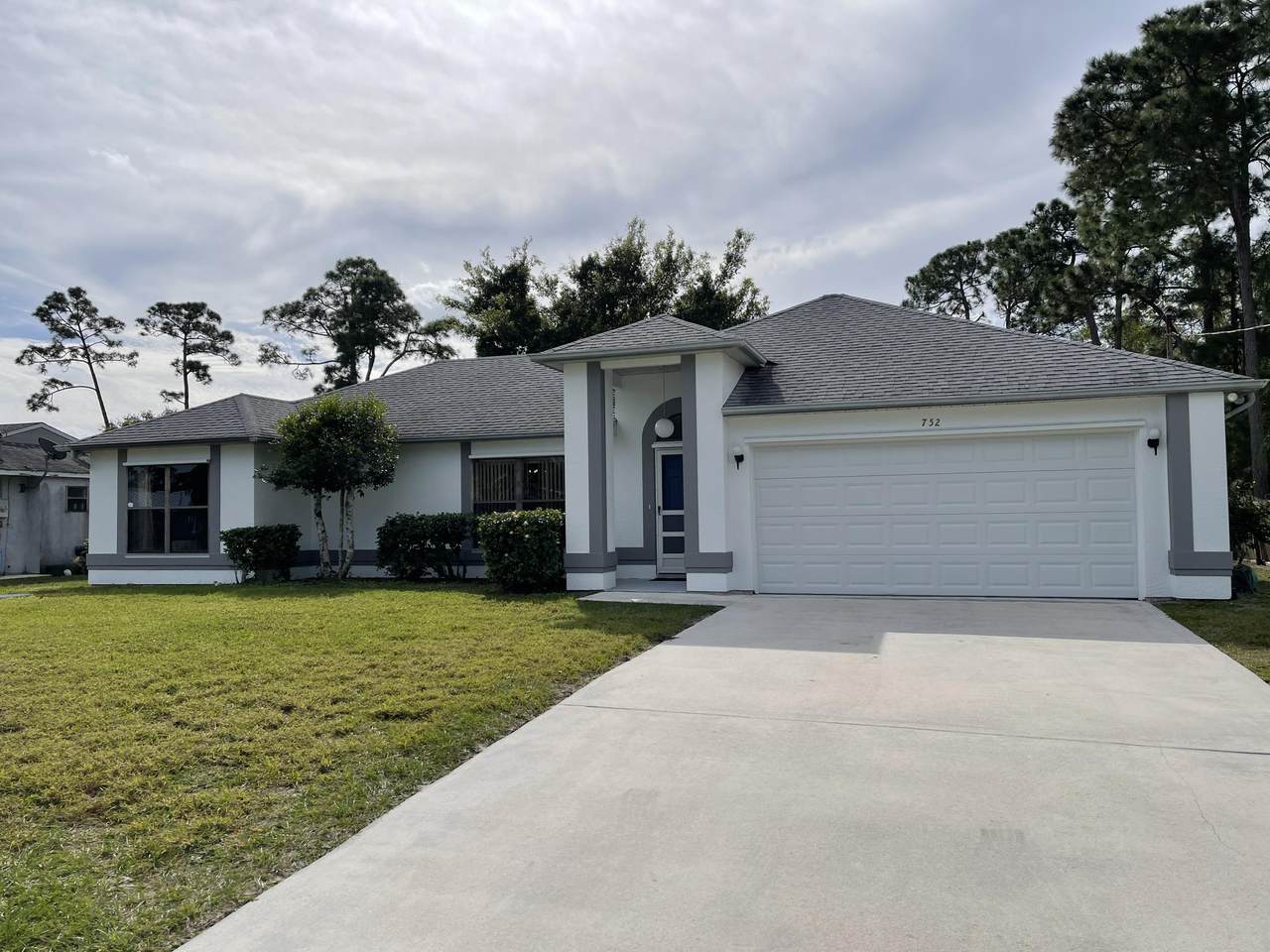 752 Sweetbay Avenue - Photo 1