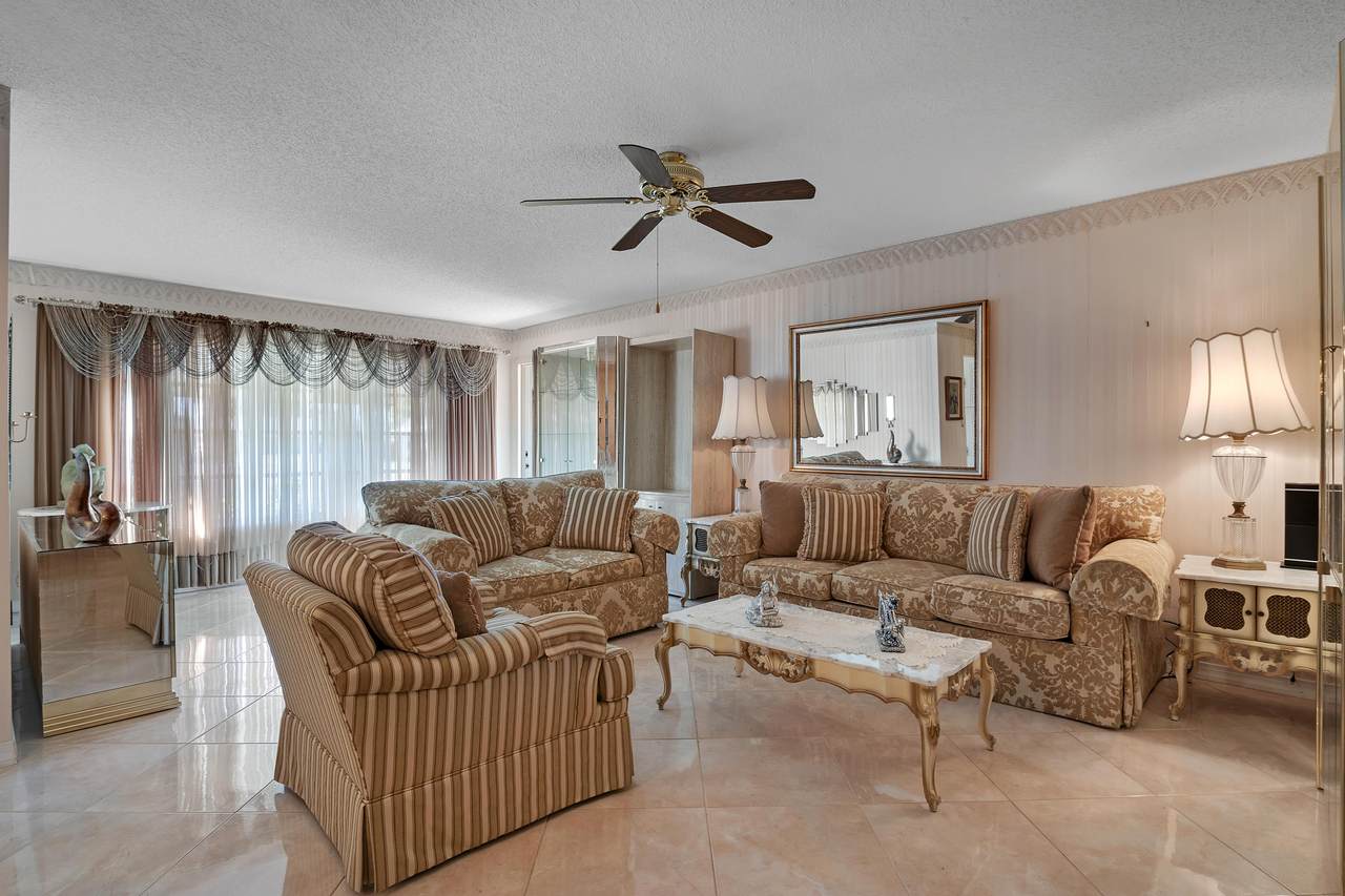 457 High Point Boulevard - Photo 1