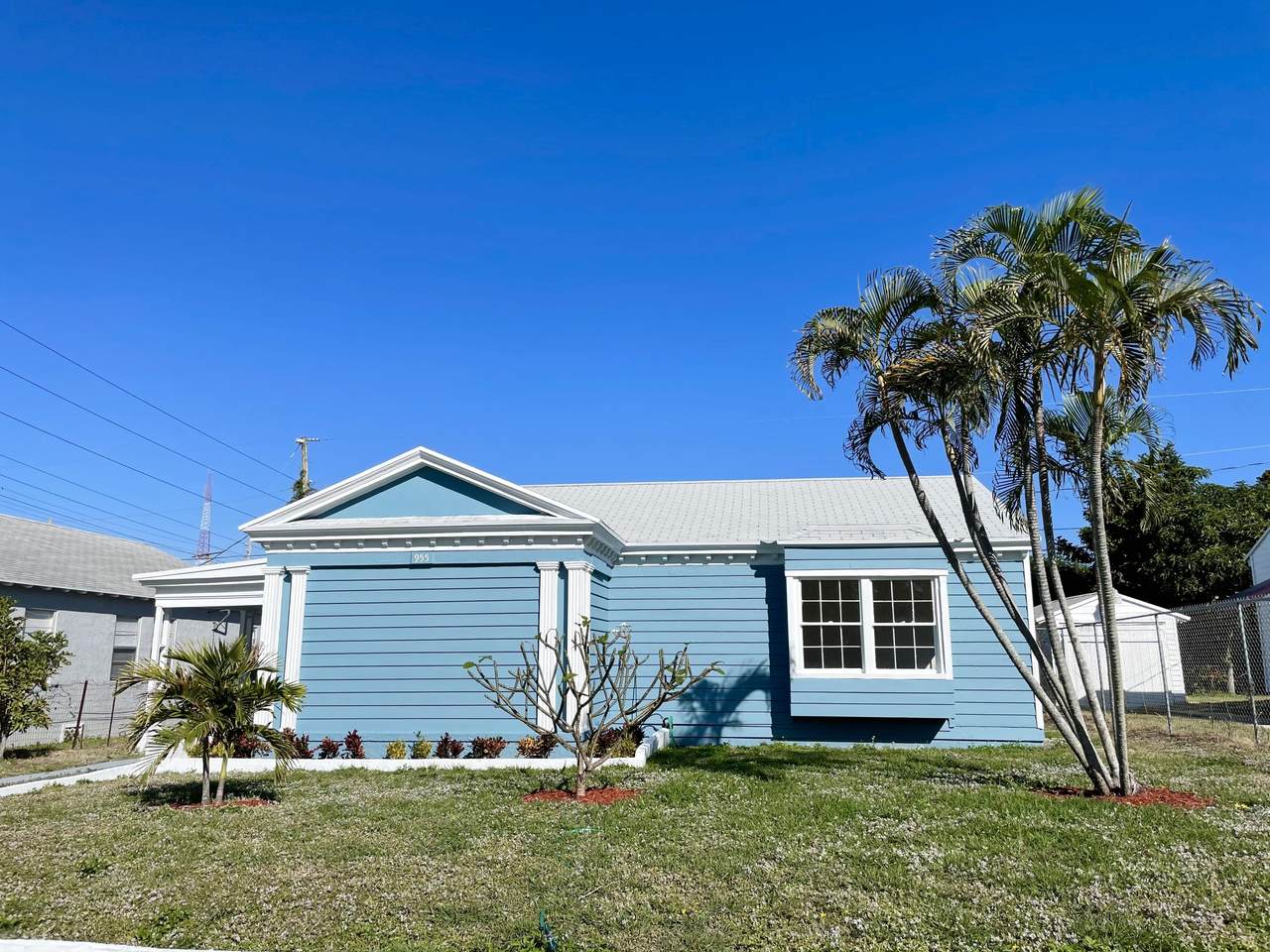 955 34th Street - Photo 1