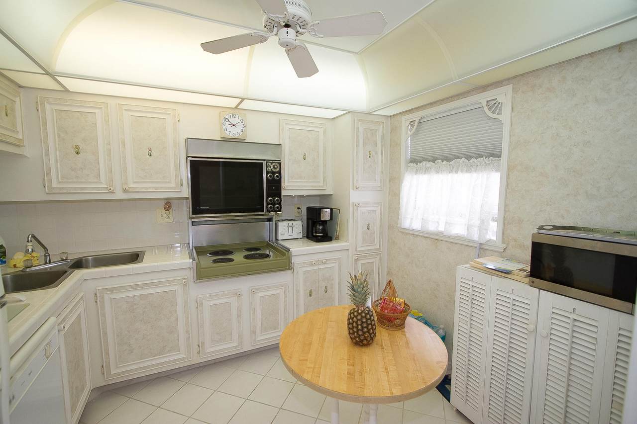 1541 Ocean Boulevard - Photo 1