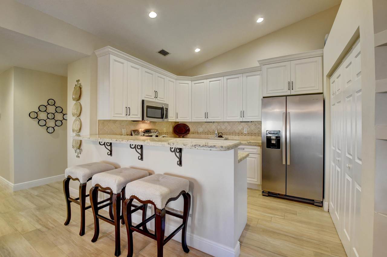 223 Lakeshore Drive - Photo 1