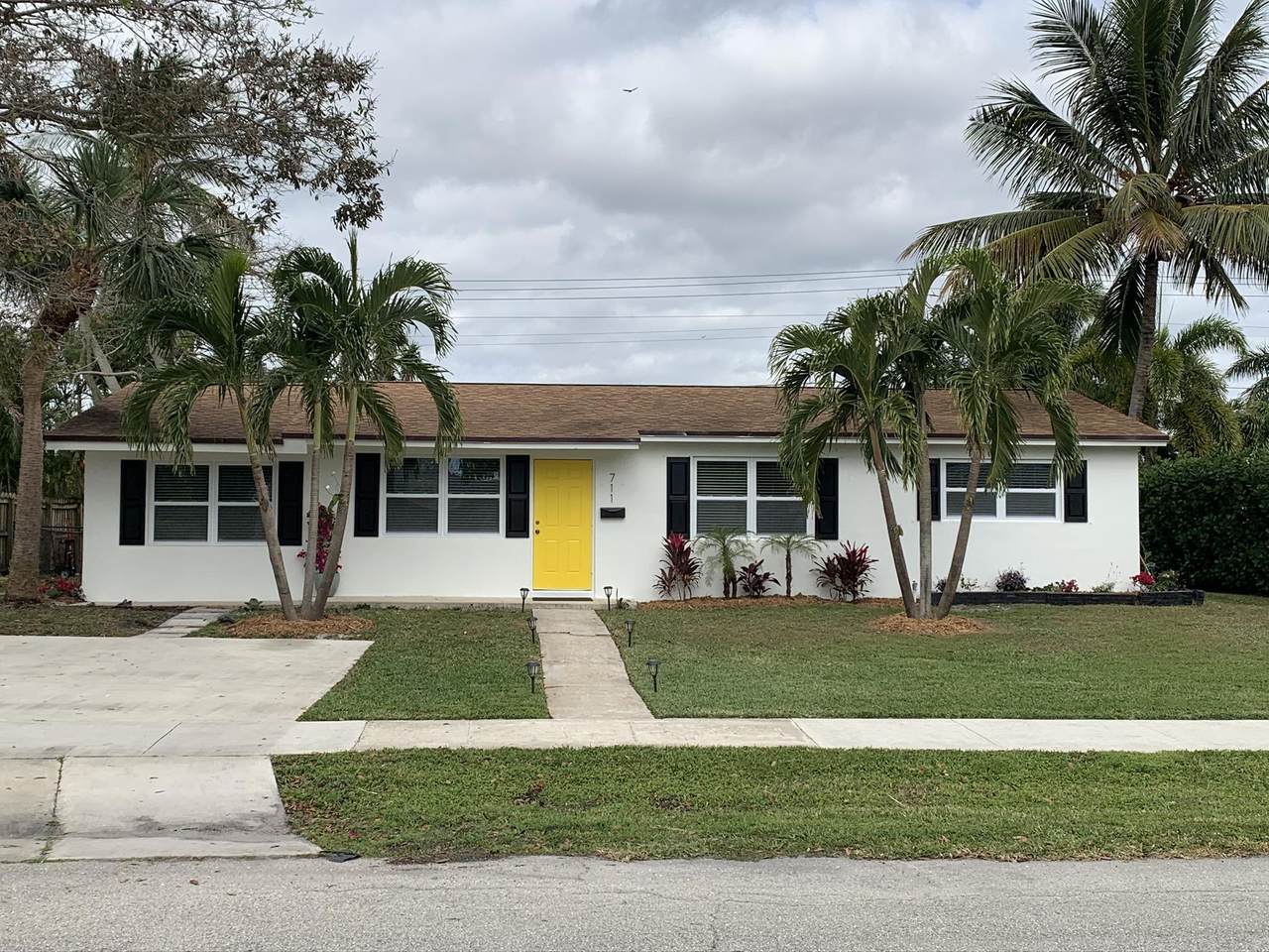 711 Ilex Drive - Photo 1