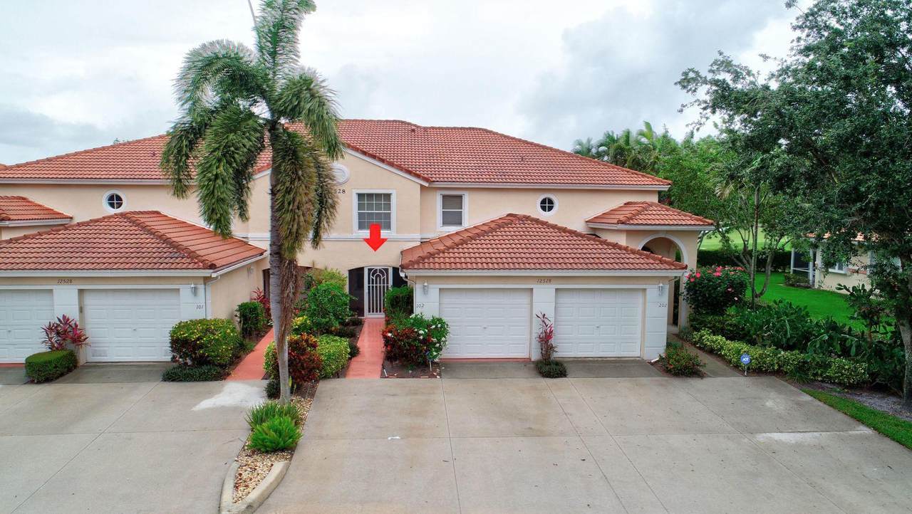 12528 Crystal Pointe Drive - Photo 1