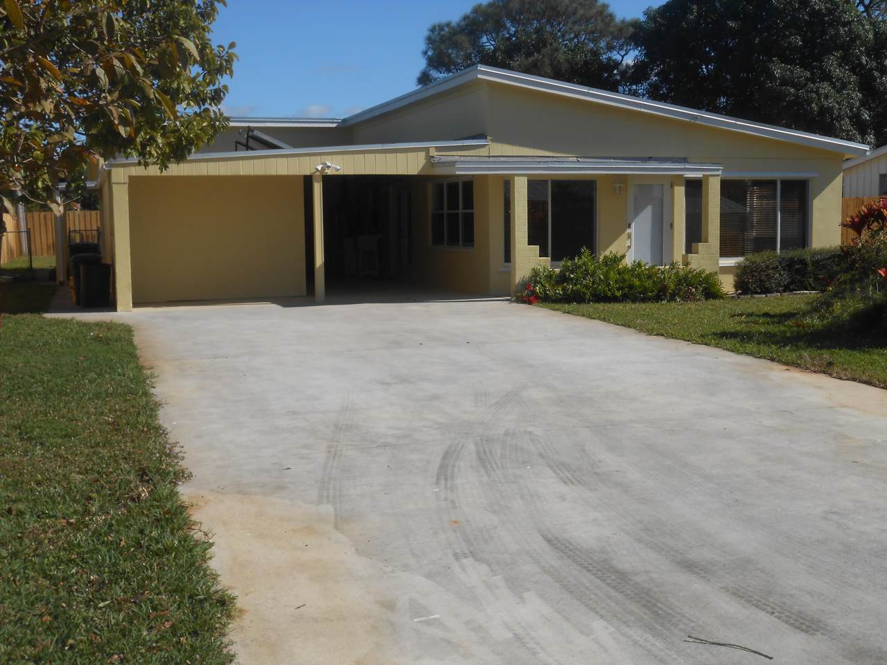 19067 Hillcrest Drive - Photo 1