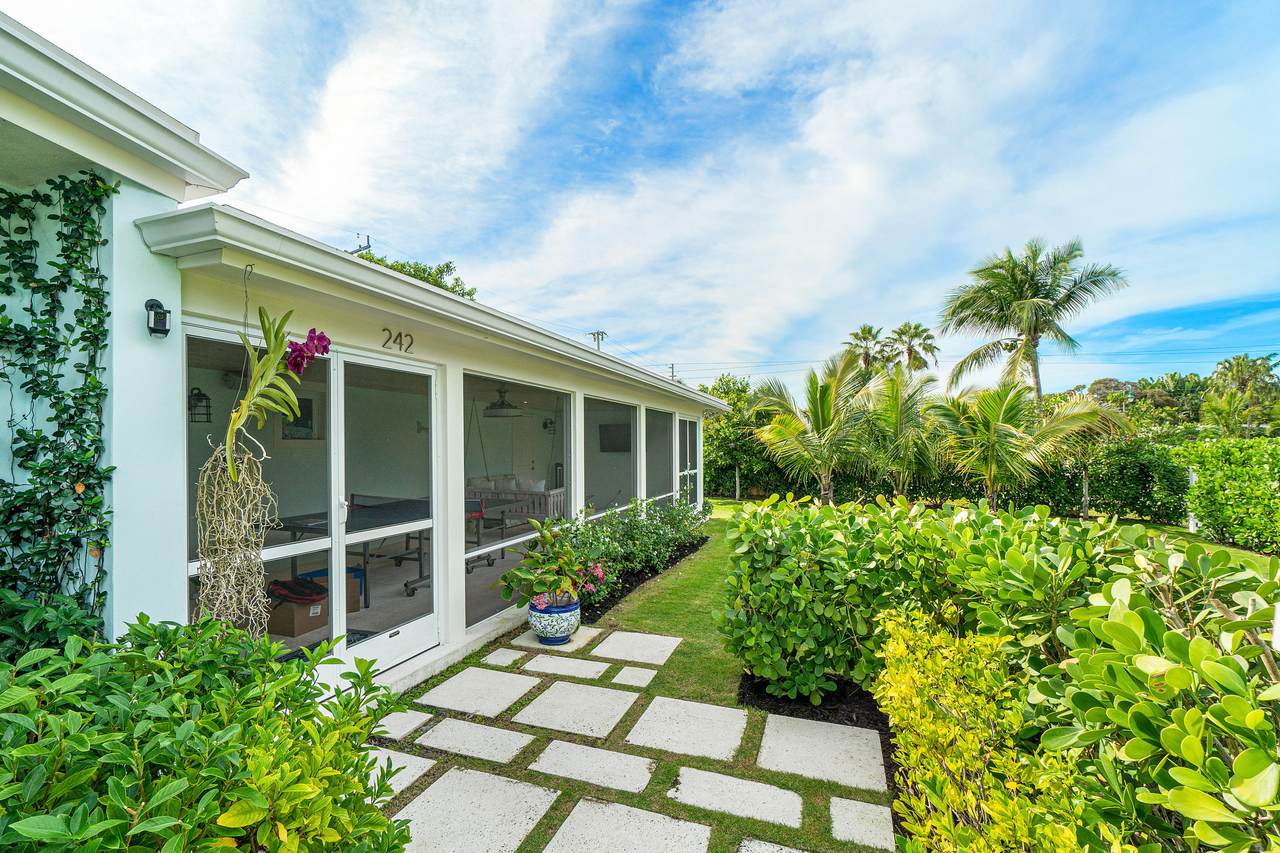 242 Linda Lane - Photo 1