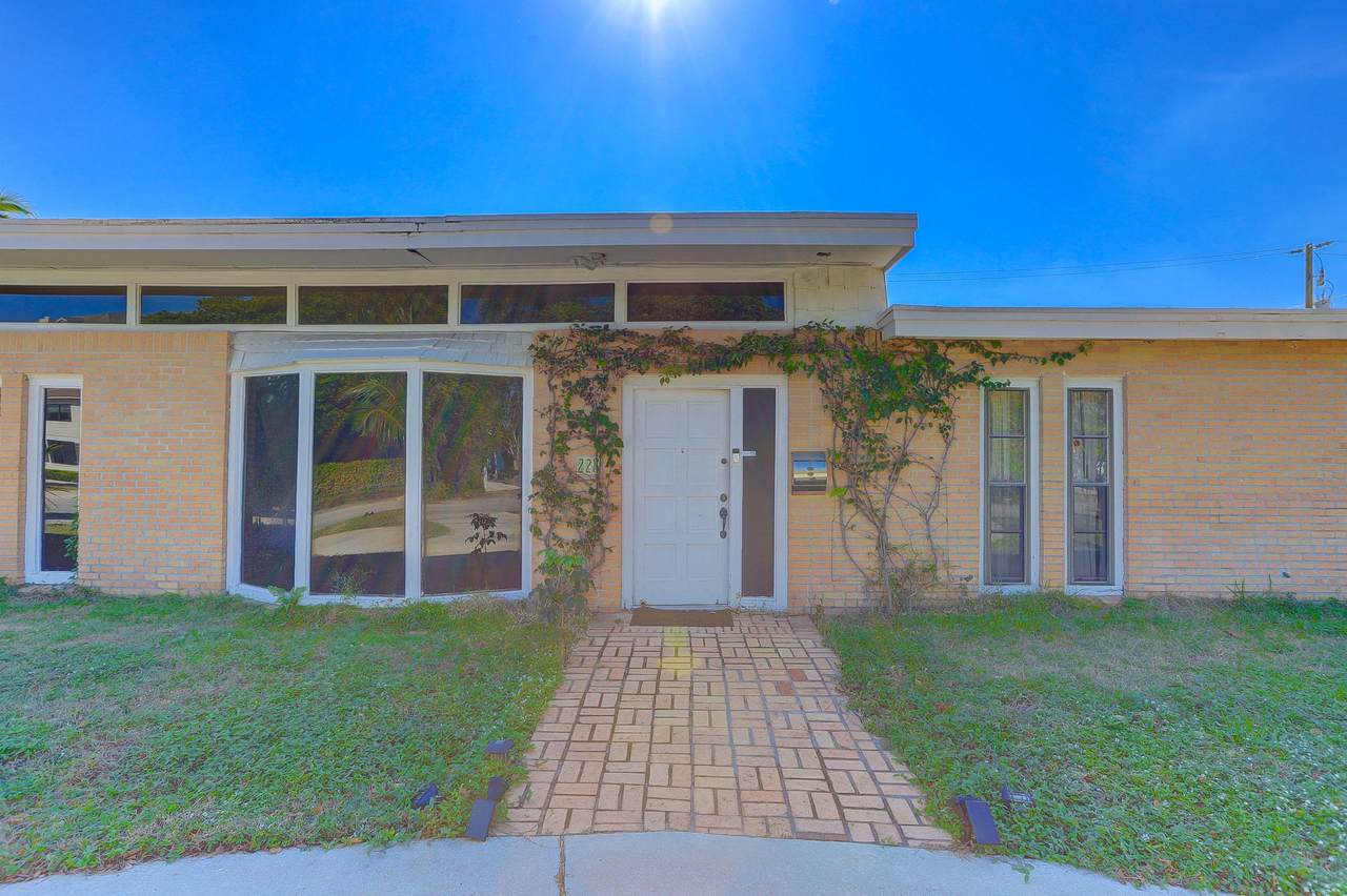 228 Flagler Lane - Photo 1