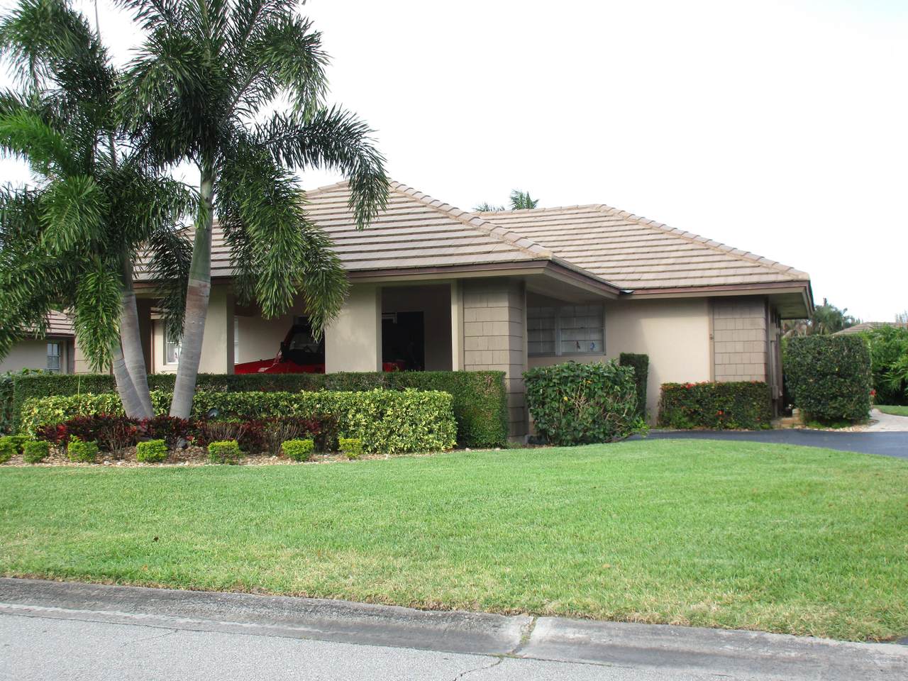 320 Villa Drive - Photo 1
