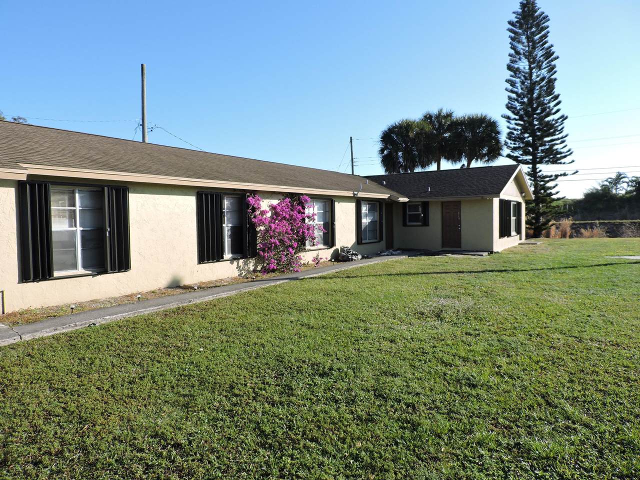 1712 Breezy Lane - Photo 1