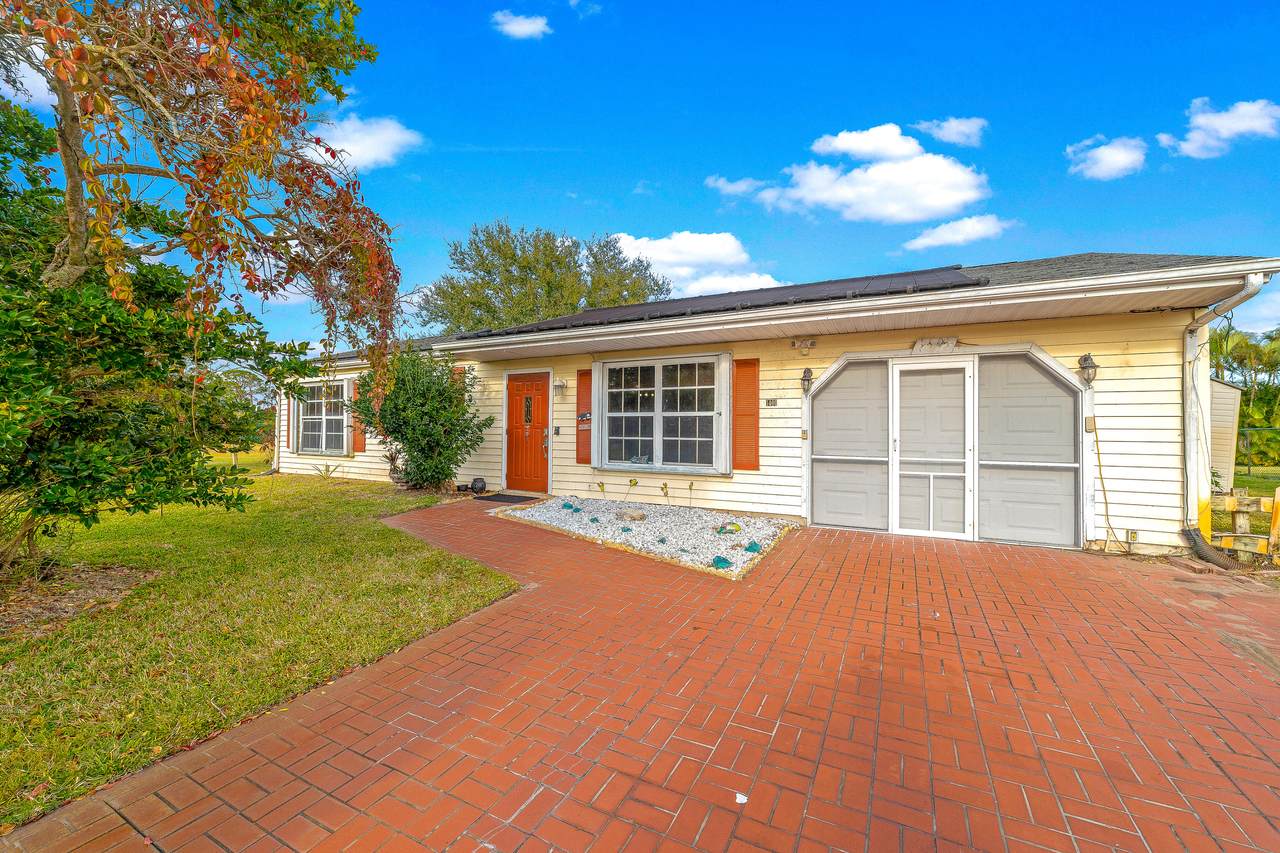 1401 Arenson Lane - Photo 1