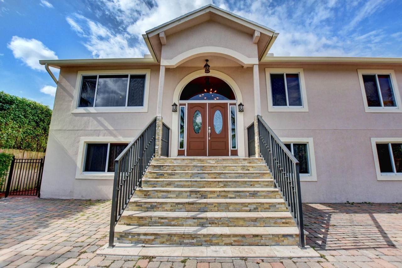 1371 Woodcrest Road - Photo 1