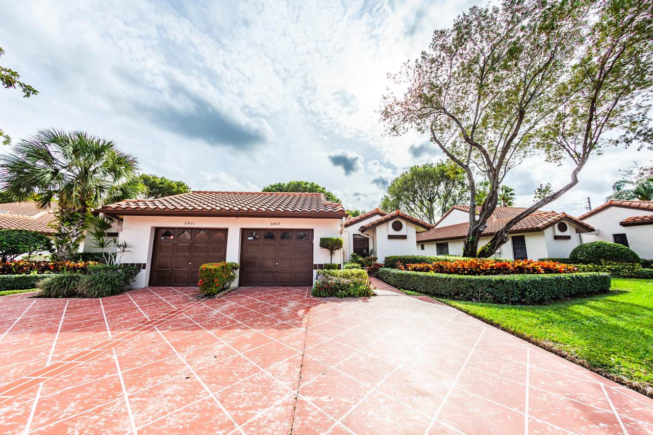 6409 Royal Manor Circle - Photo 1