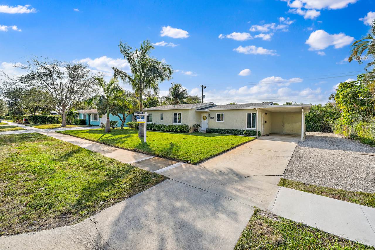800 Juniper Drive - Photo 1