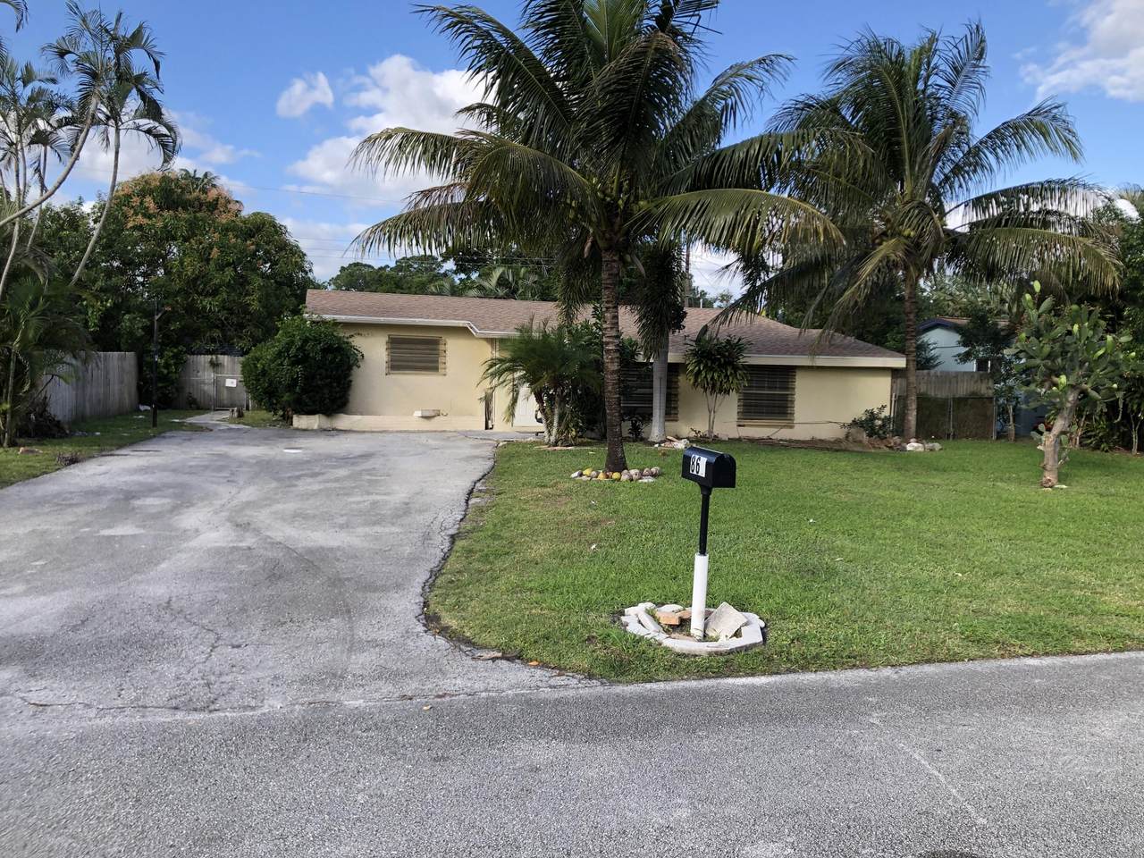 861 Belmont Drive - Photo 1