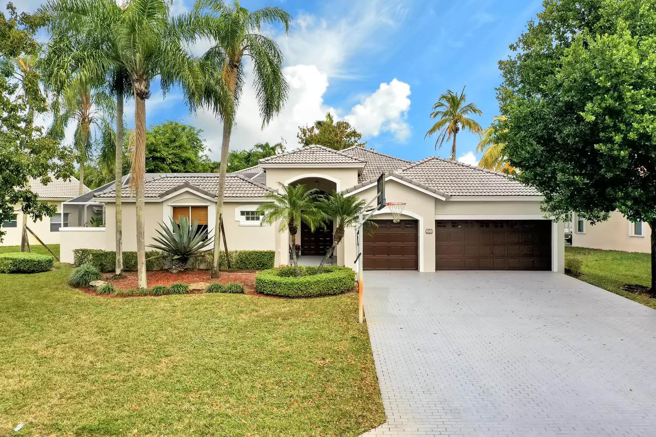4880 Kensington Circle - Photo 1