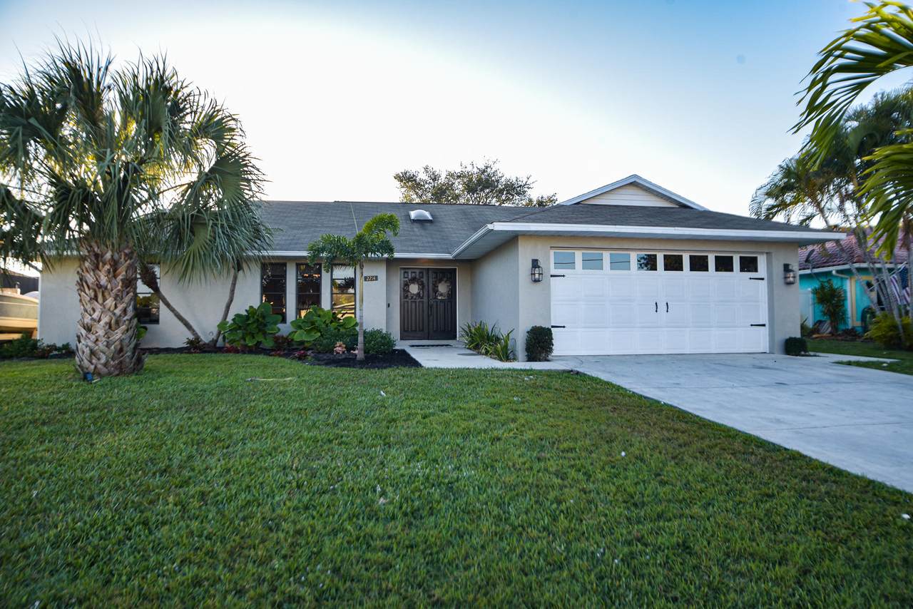 2214 Leithgow Street - Photo 1