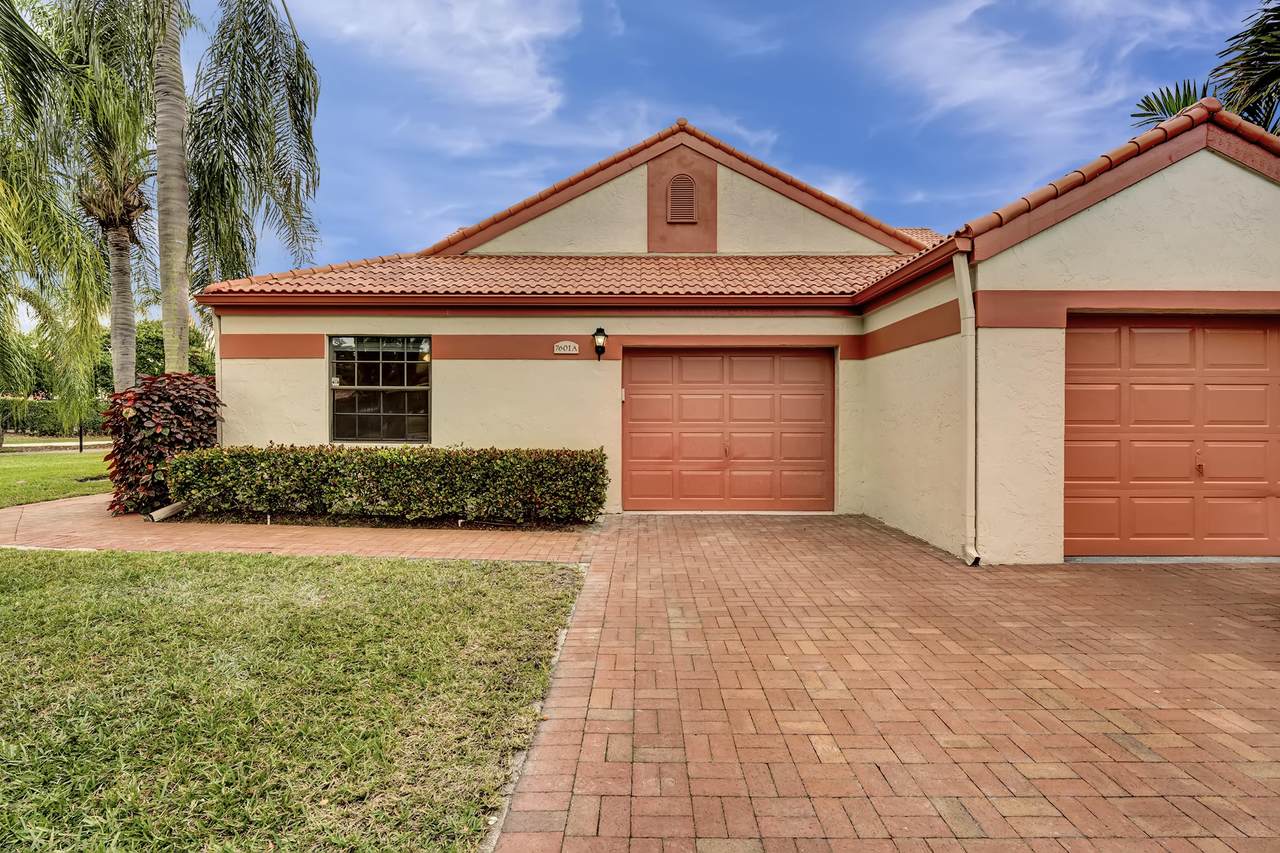 7601 Lexington Club Boulevard - Photo 1