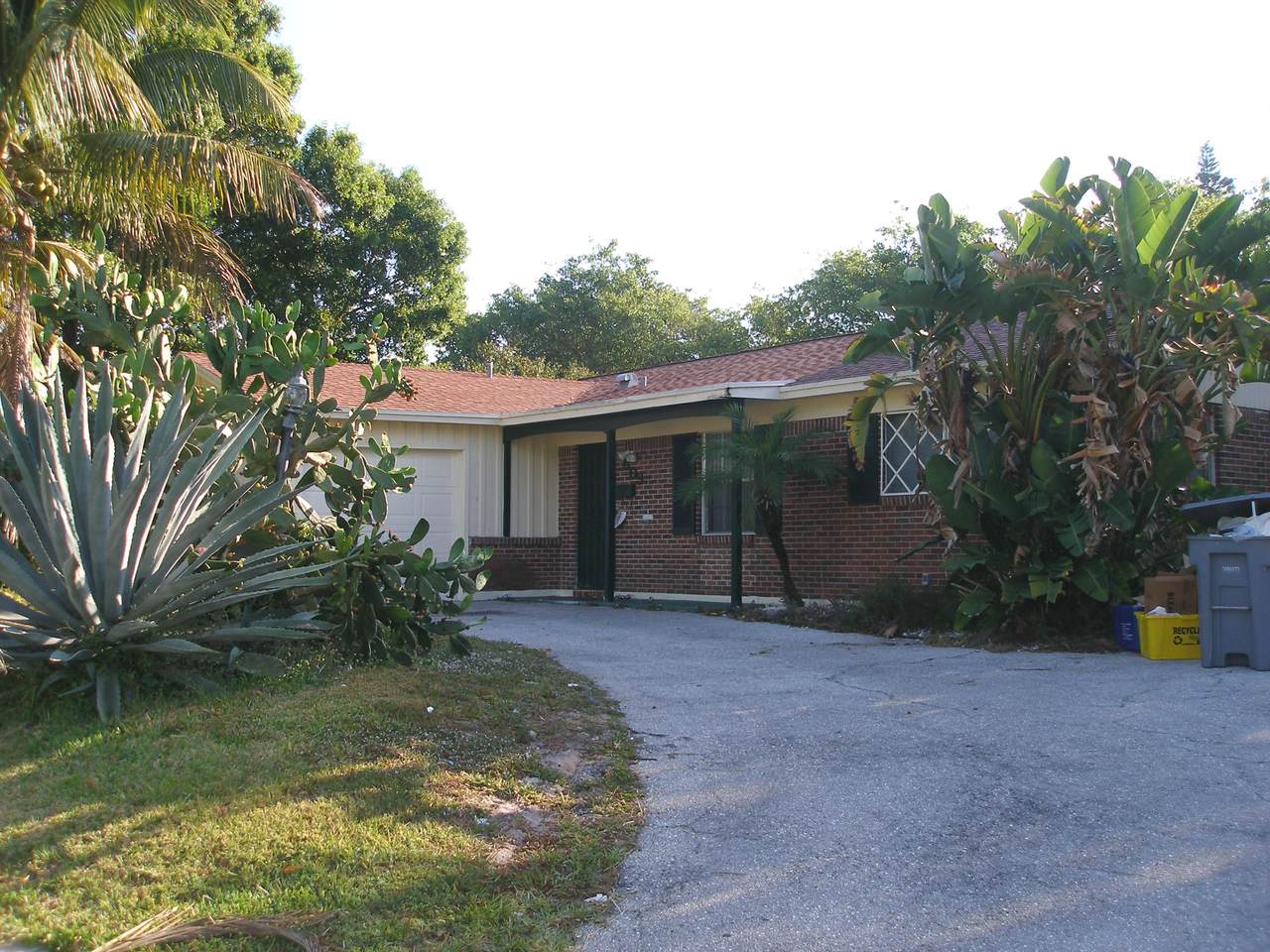 809 Poplar Drive - Photo 1
