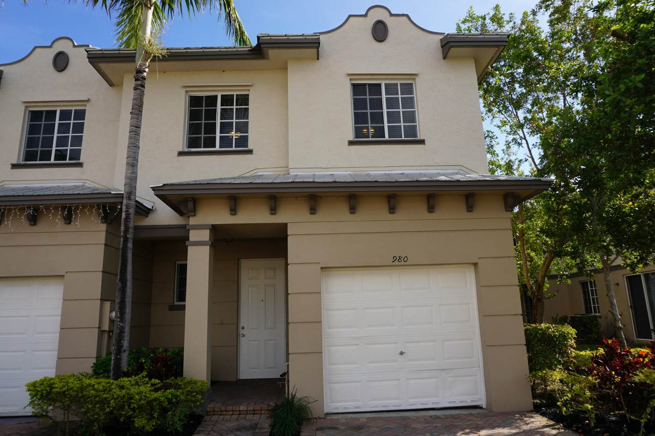 978 Abaco Lane - Photo 1
