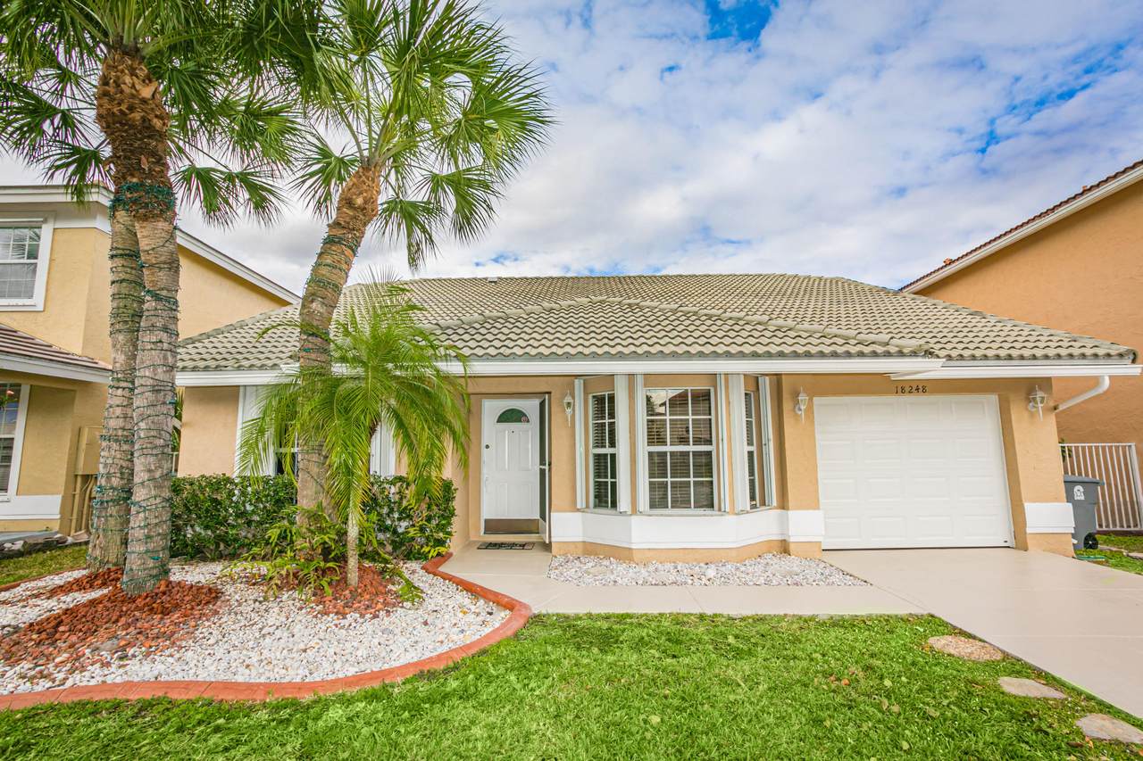 18248 Clear Brook Circle - Photo 1