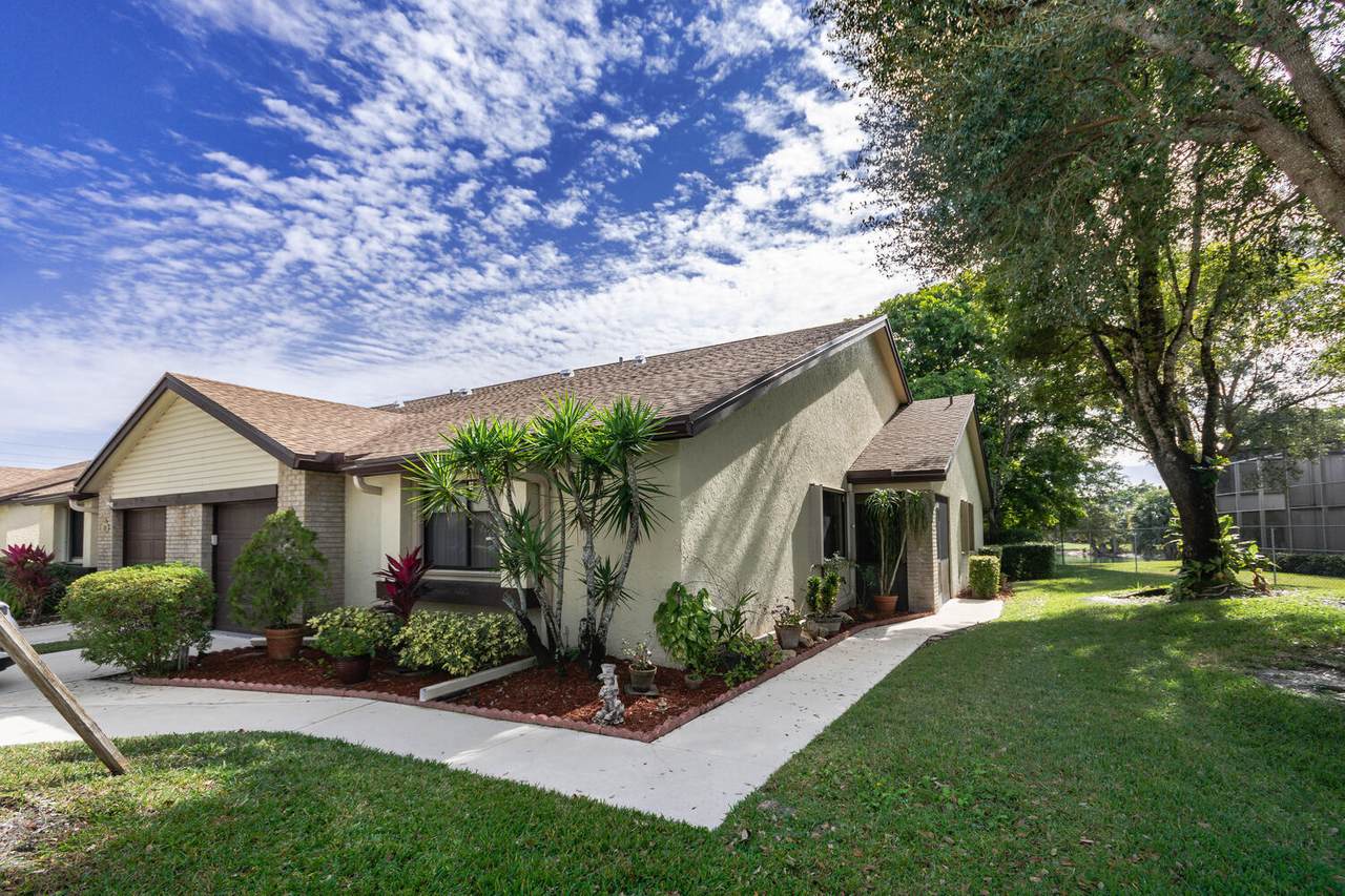 206 Meander Circle - Photo 1