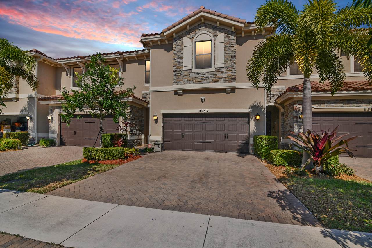 9583 Town Parc Circle - Photo 1