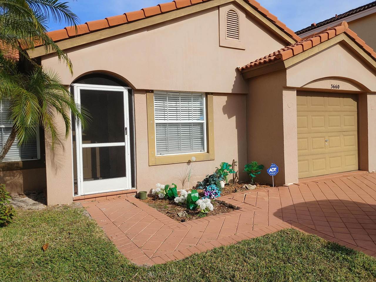 3660 Chesapeake Court - Photo 1