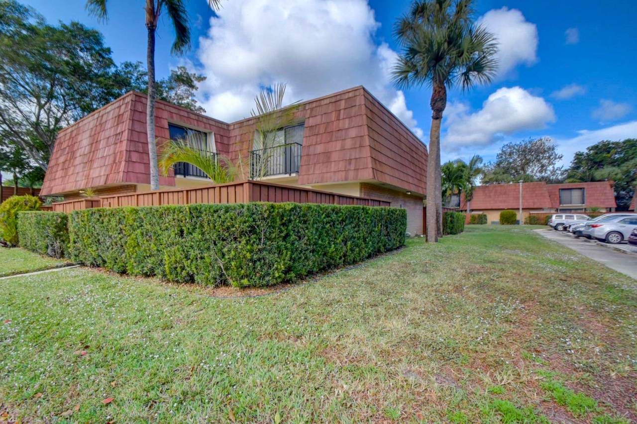 403 Live Oak Lane - Photo 1