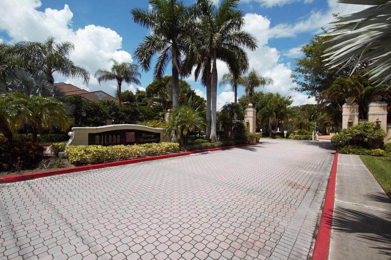 1733 Village Boulevard - Photo 1