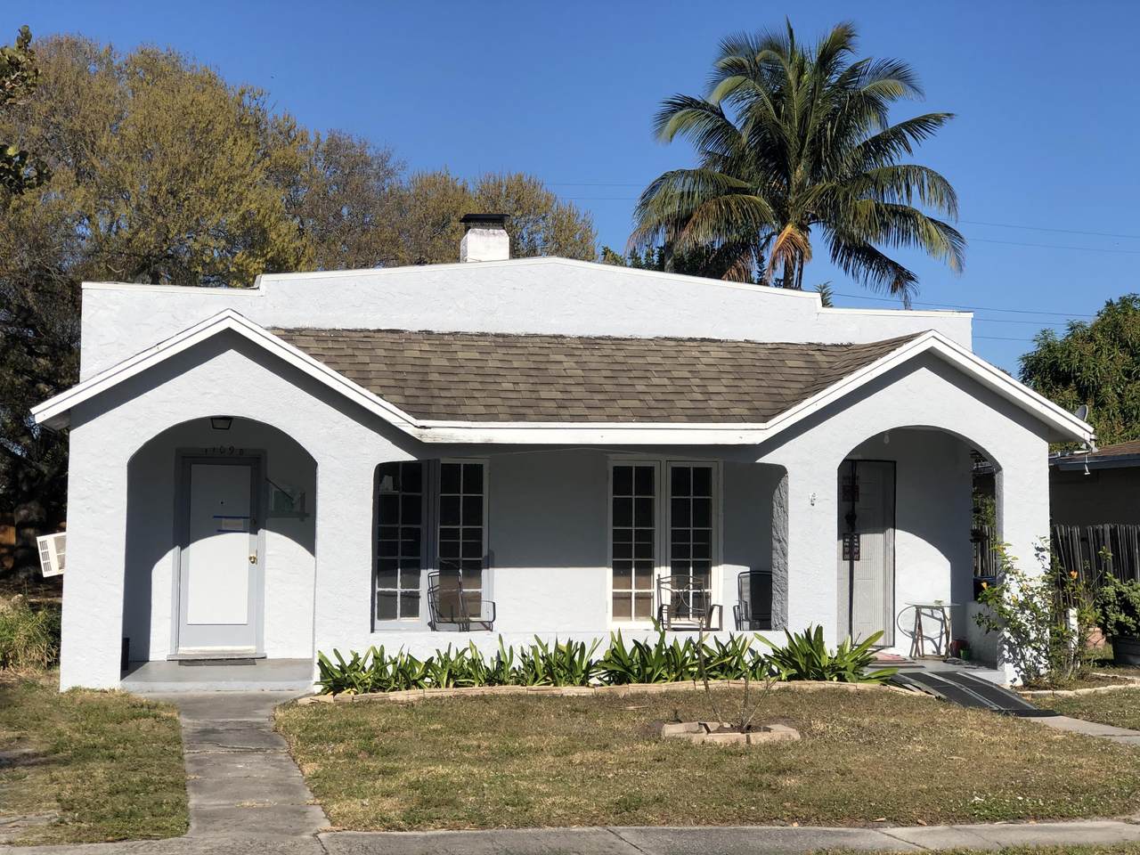 1109 Colonial Road - Photo 1