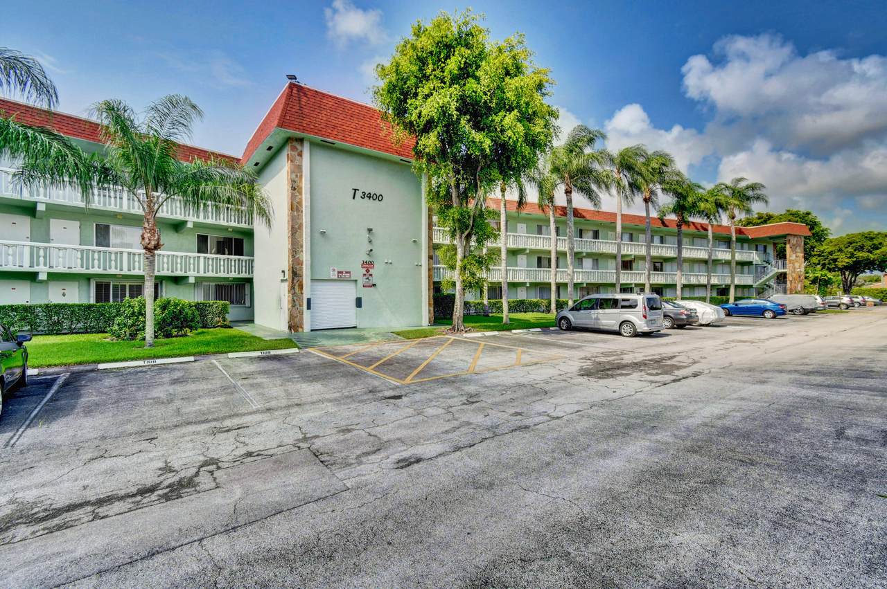 3400 Springdale Boulevard - Photo 1