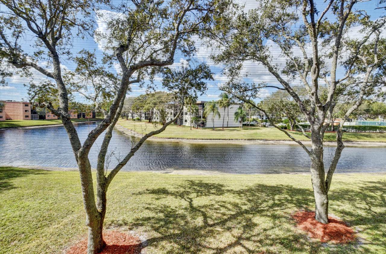 15461 Pembridge Drive - Photo 1