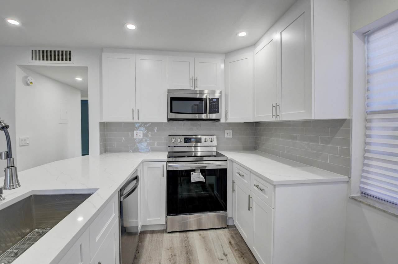 350 Normandy Lane - Photo 1