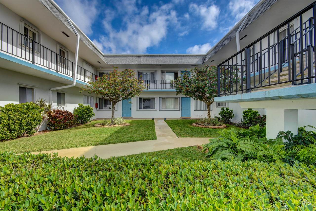 2960 Cynthia Lane - Photo 1