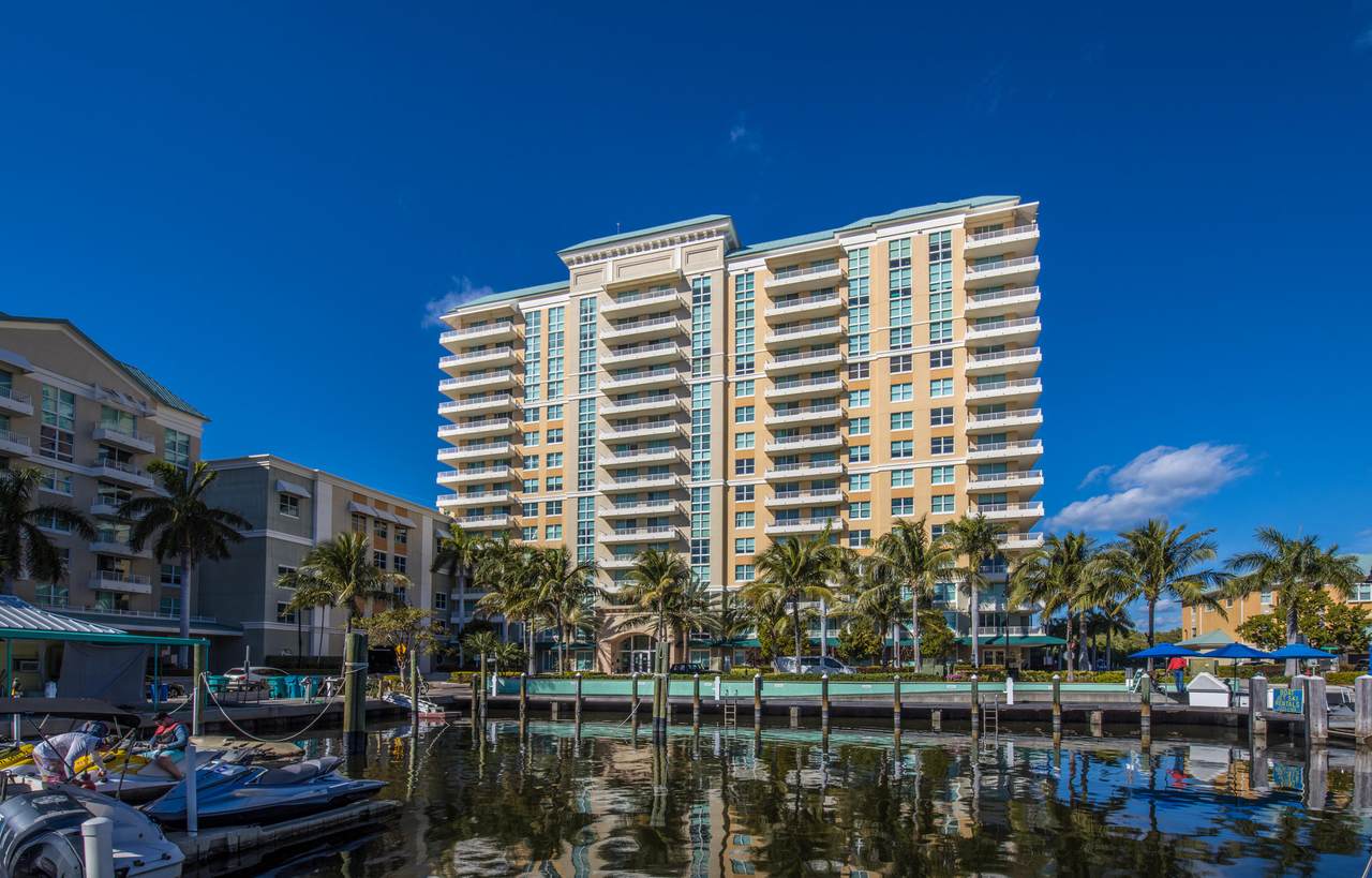 625 Casa Loma Boulevard - Photo 1