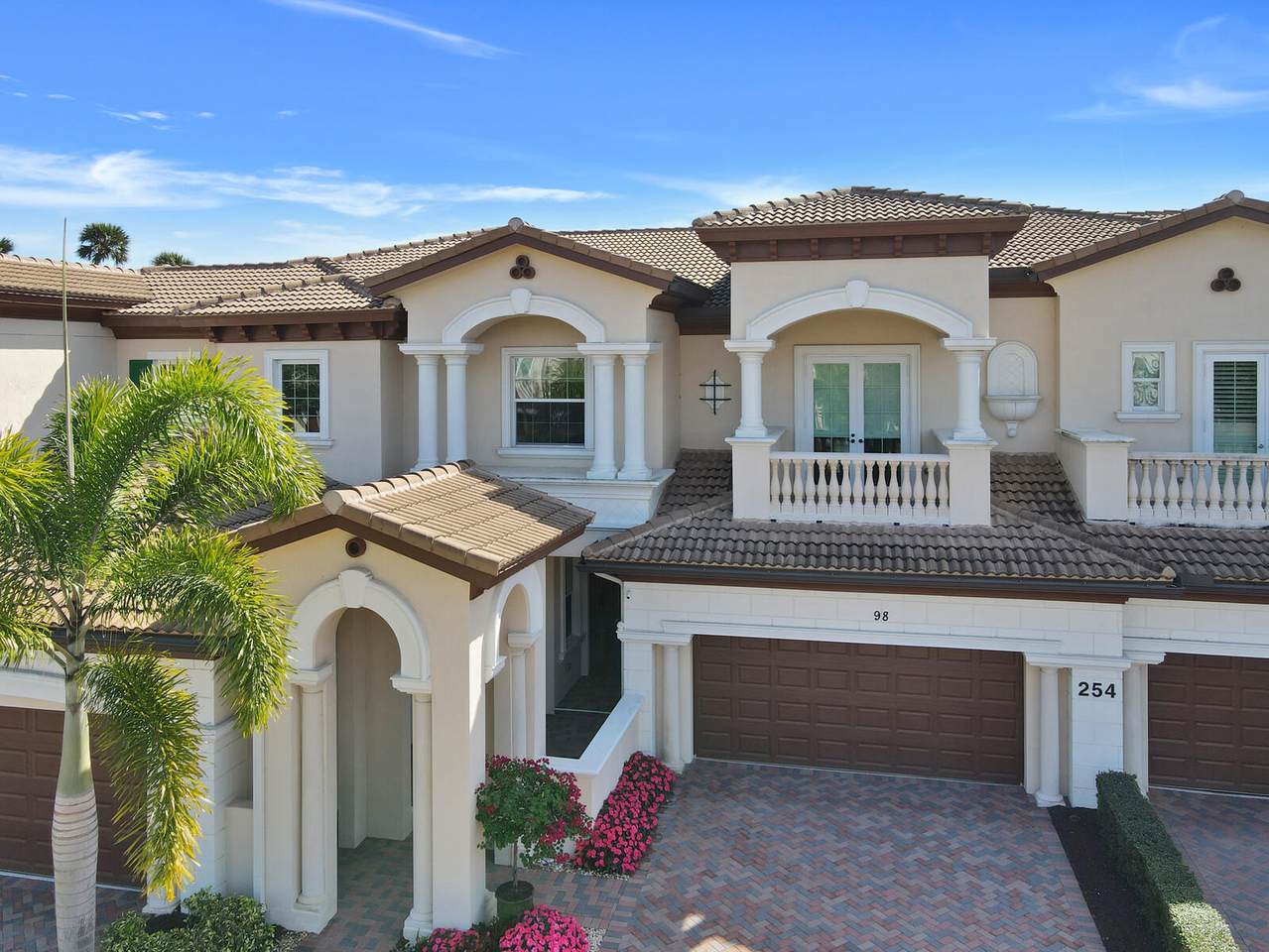 254 Tresana Boulevard - Photo 1