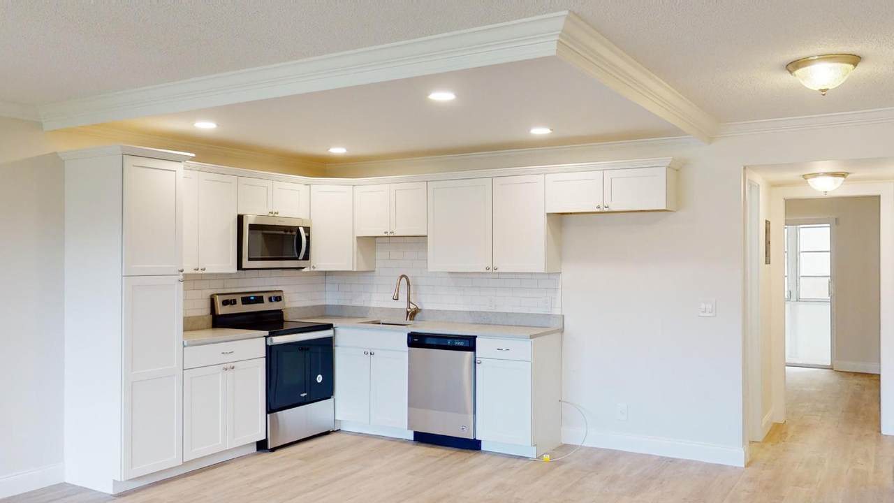 205 Sheffield I - Photo 1