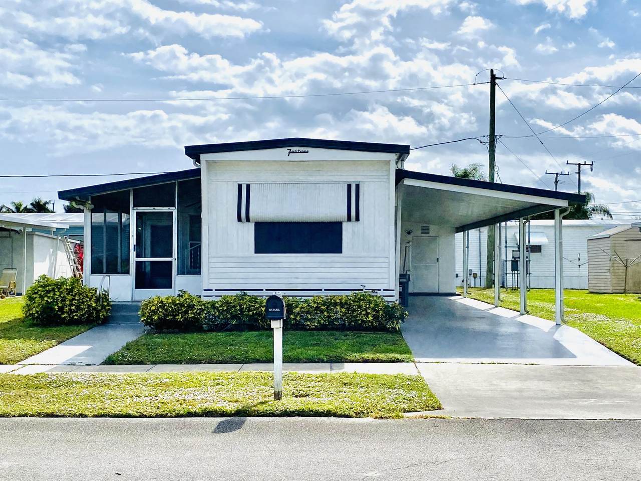 4060 Mockingbird Drive - Photo 1