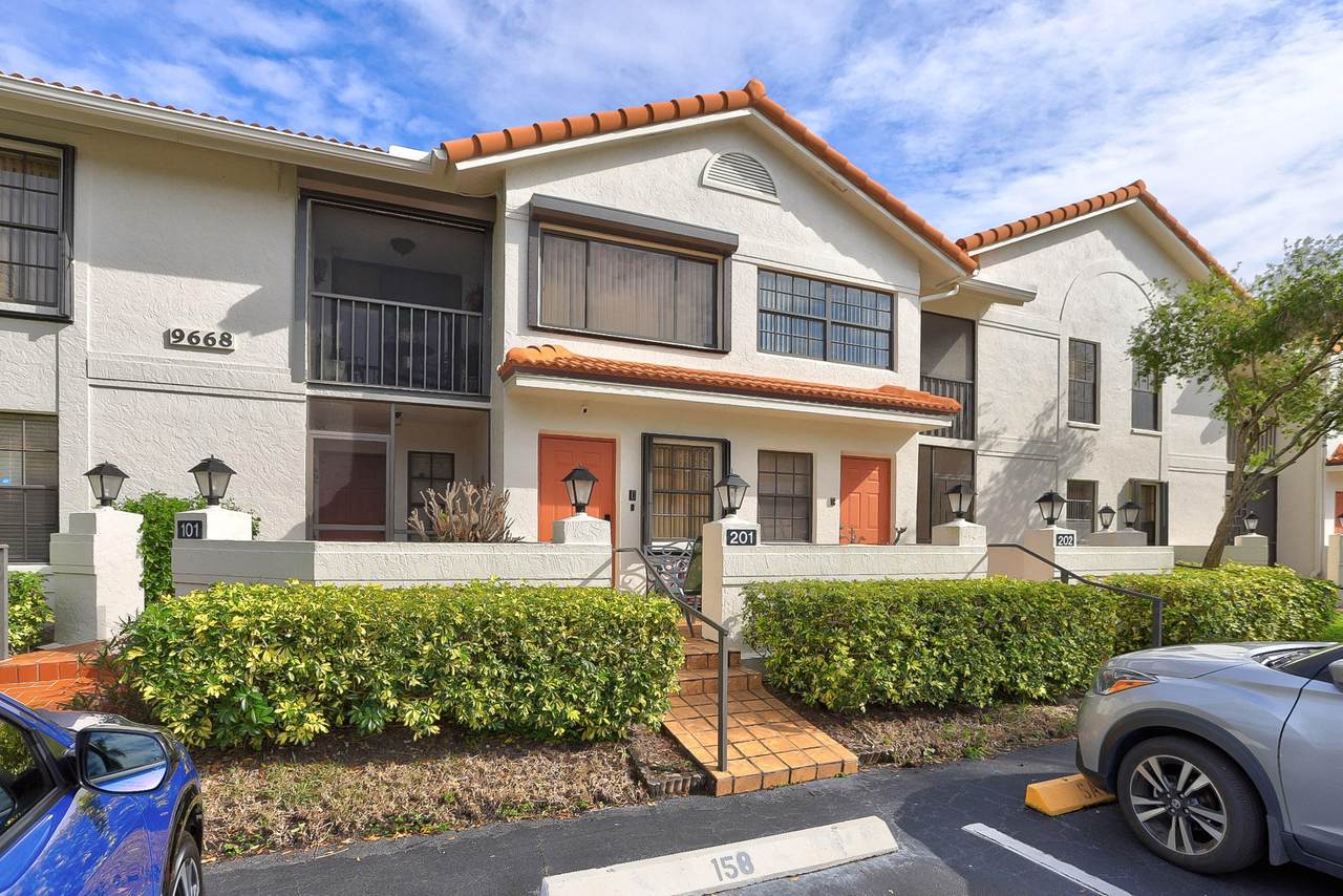 9668 Sills Drive - Photo 1