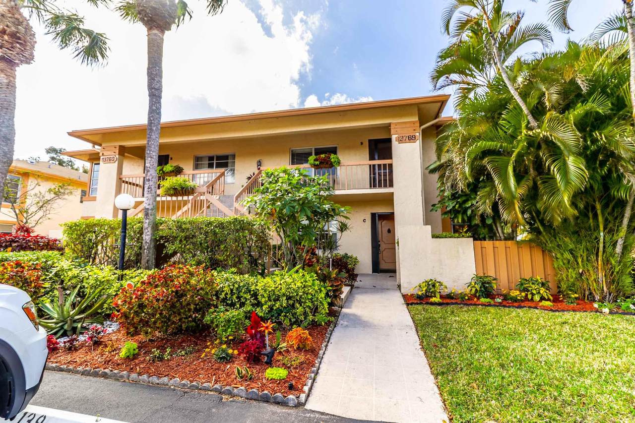 13769 Date Palm Court - Photo 1
