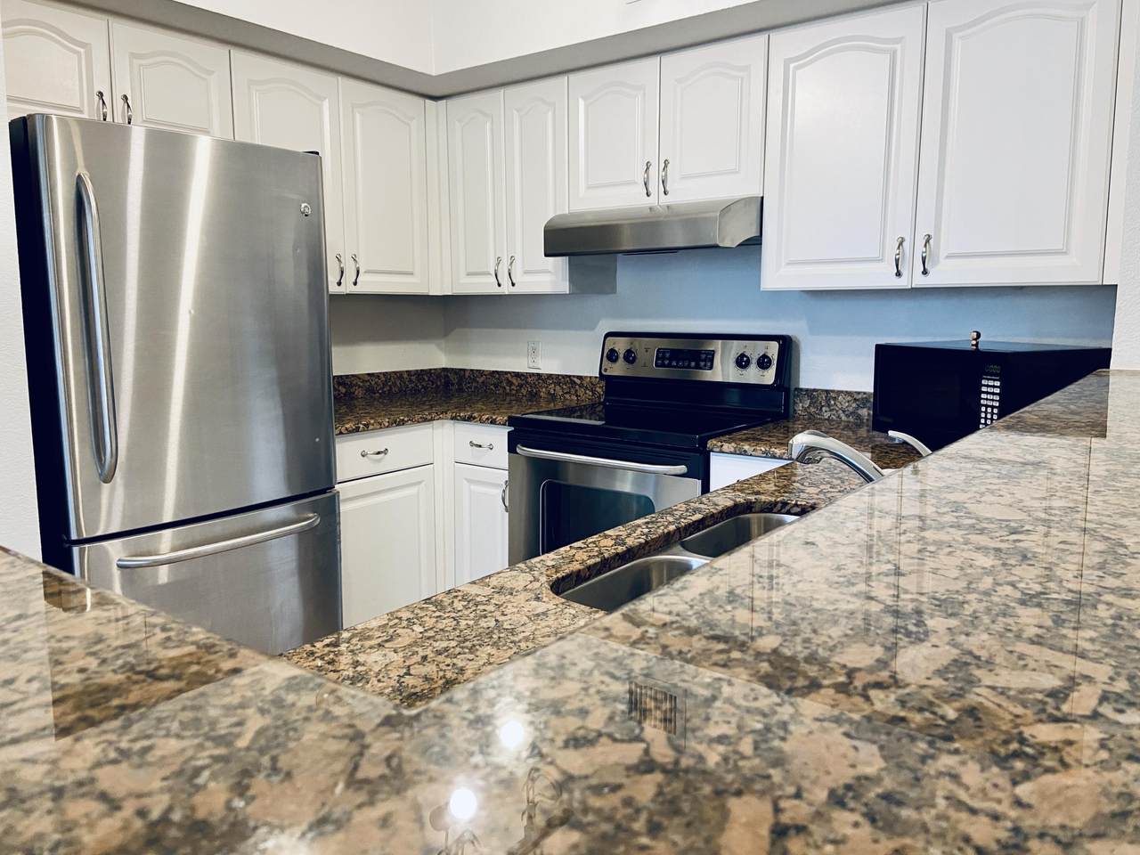 107 Yacht Club Way - Photo 1